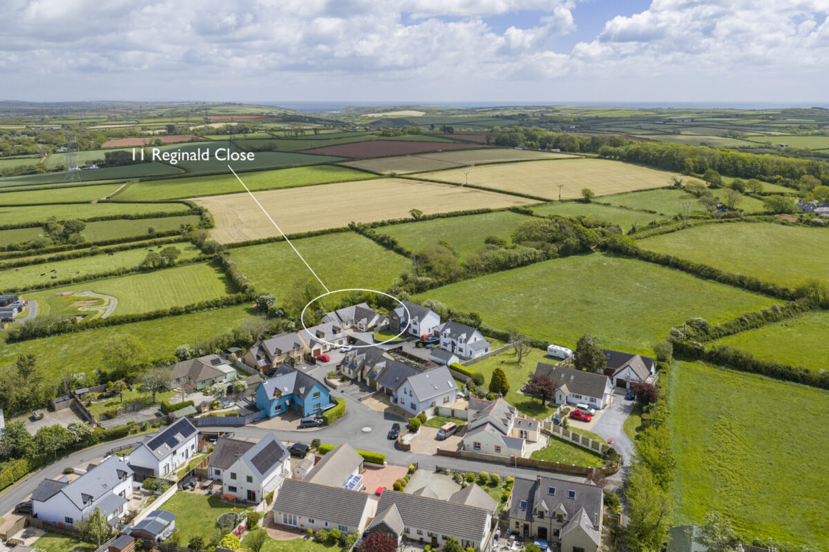 Reginald Close, Hundleton, SA71
