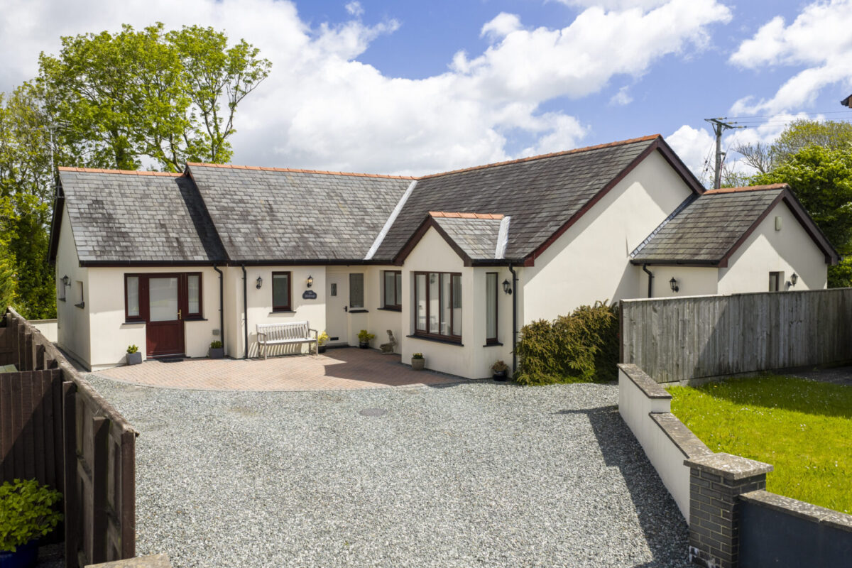 Reginald Close, Hundleton, SA71