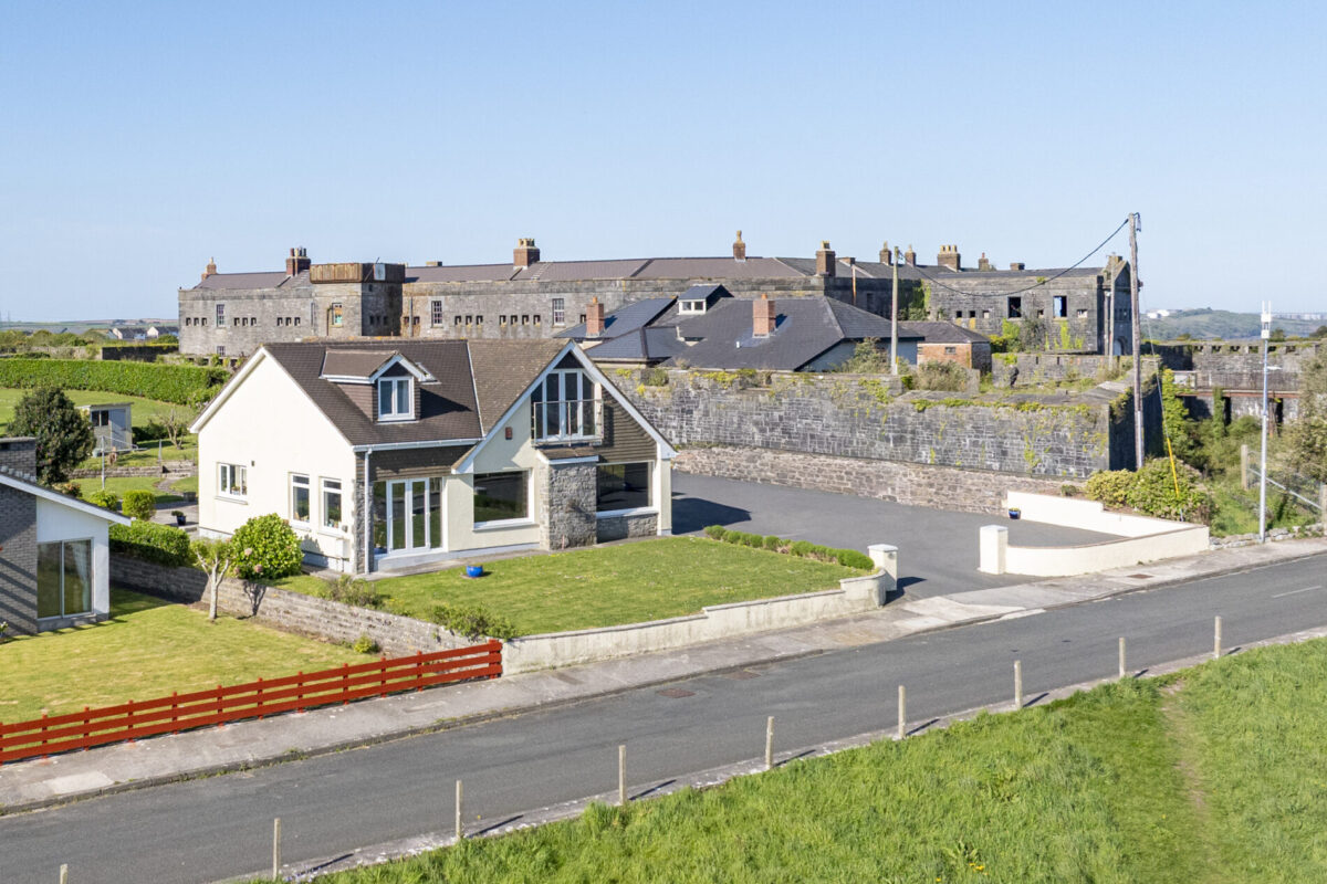 Presely View, Pembroke Dock, SA72
