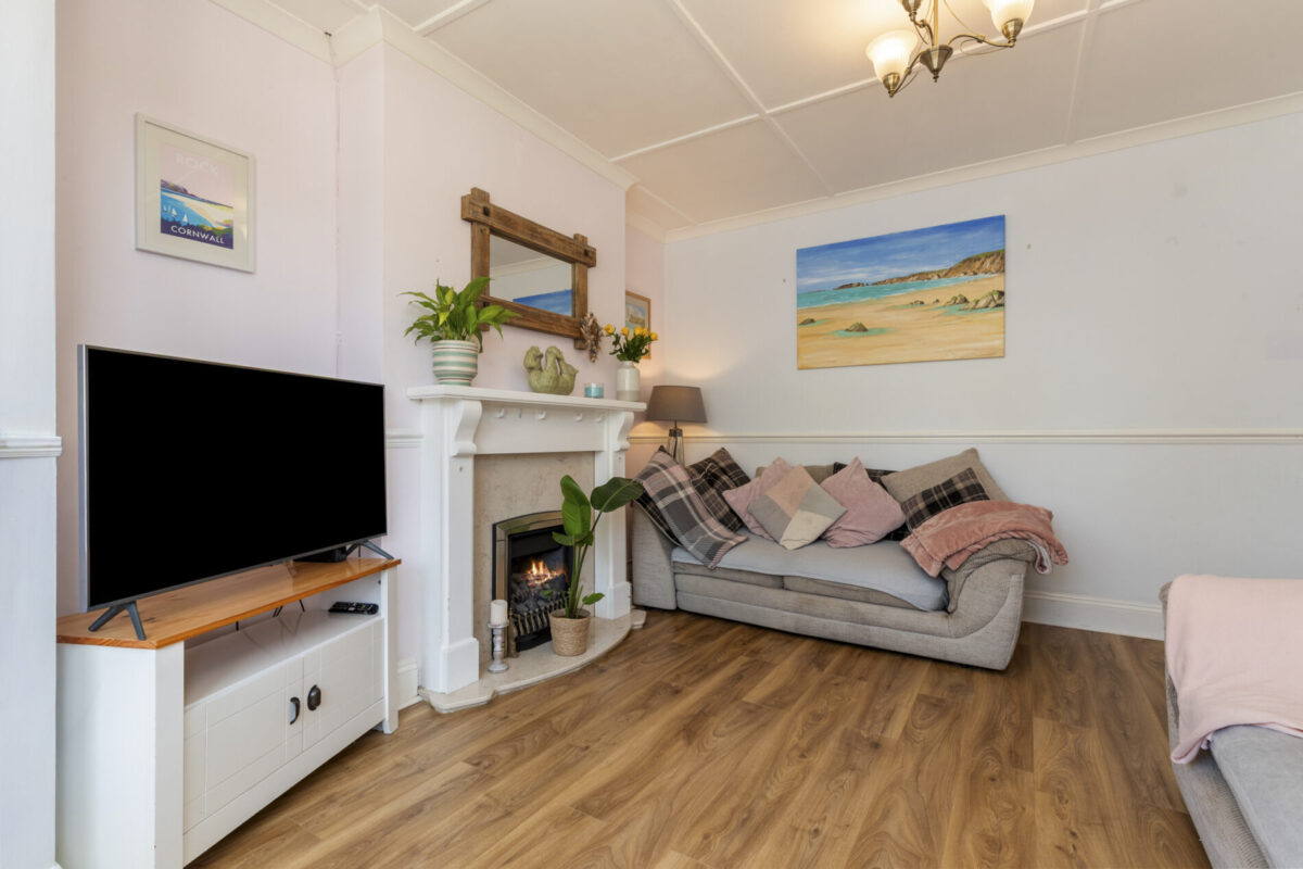 Waterloo Road, Hakin, SA73