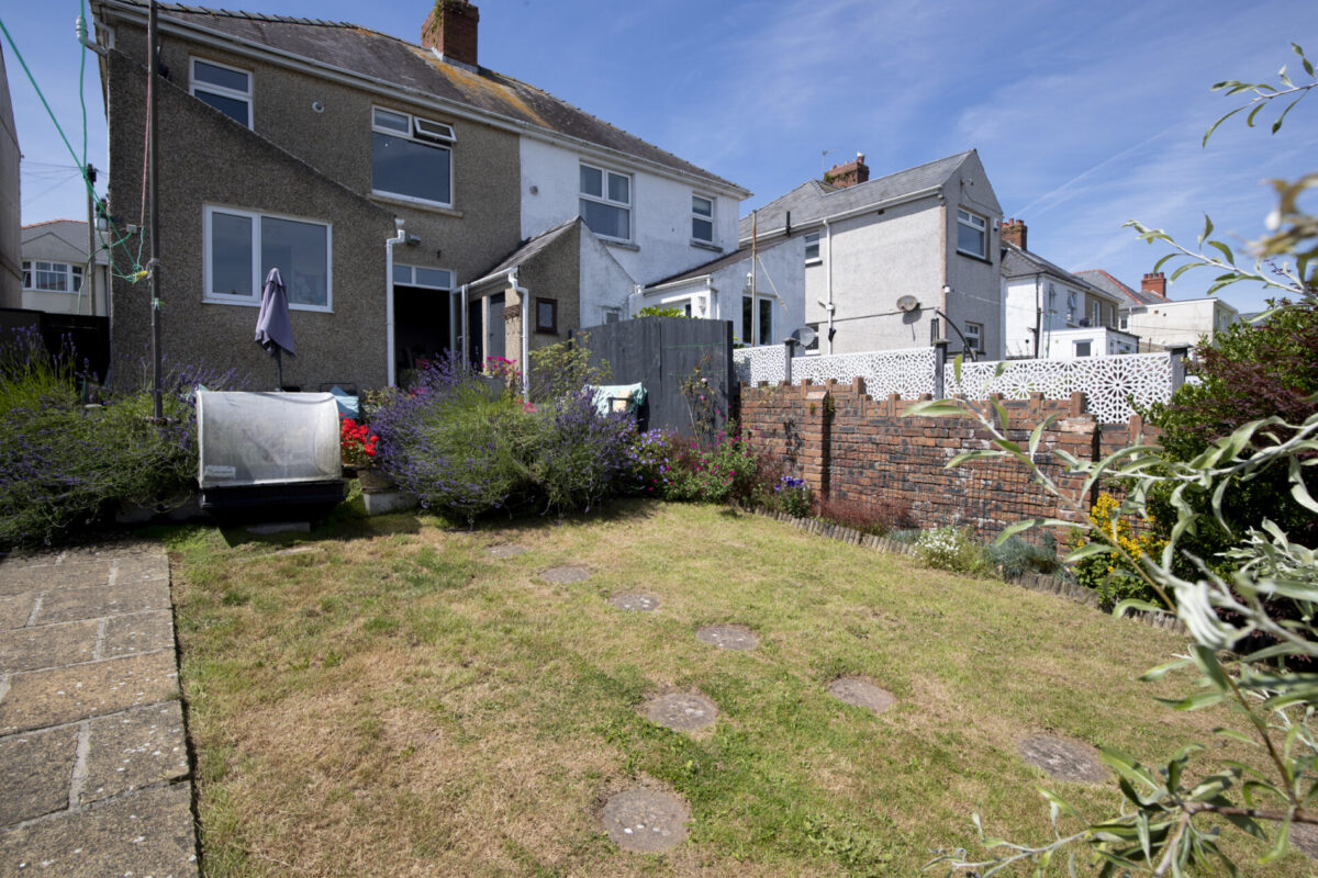Waterloo Road, Hakin, SA73