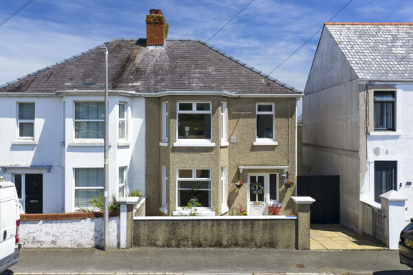Waterloo Road, Hakin, SA73