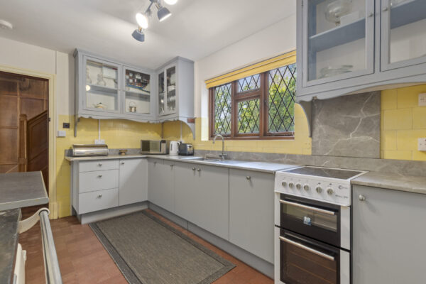Longsdon, Uzmaston Road, Haverfordwest, SA61 1UA