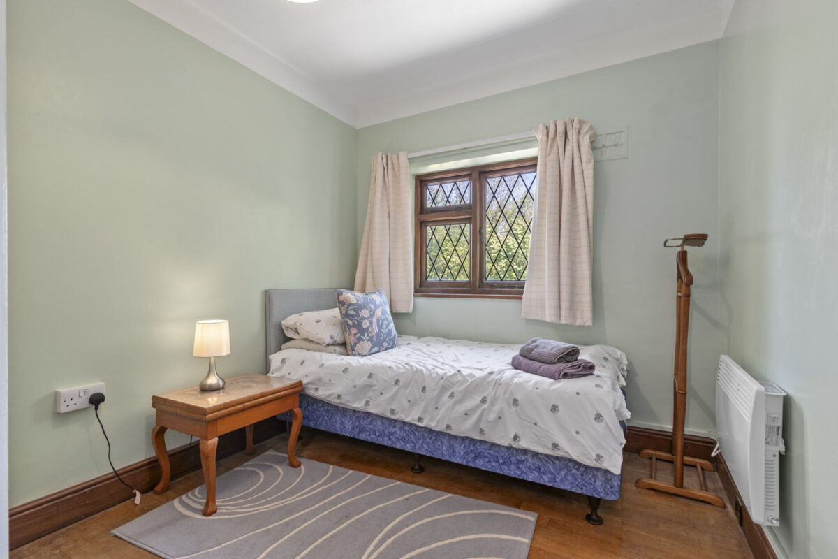 Longsdon, Uzmaston Road, Haverfordwest, SA61 1UA