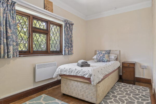 Longsdon, Uzmaston Road, Haverfordwest, SA61 1UA