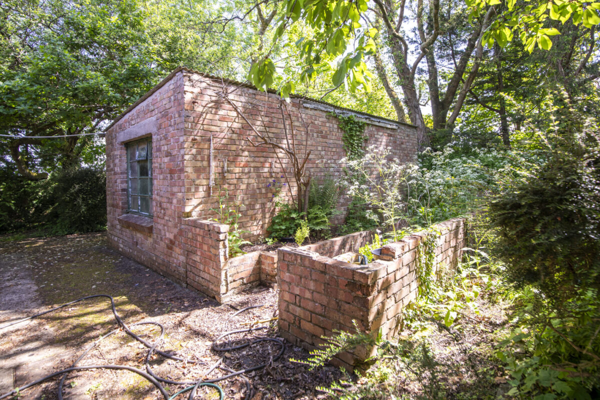Longsdon, Uzmaston Road, Haverfordwest, SA61 1UA