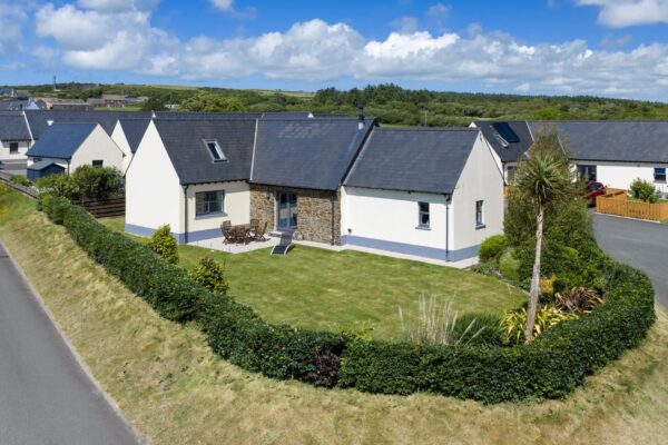 33 Juniper Close, Cuffern, Roch, Haverfordwest, SA62
