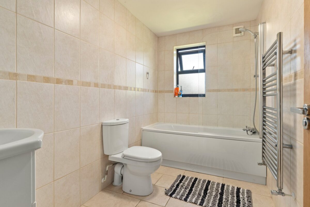 33 Juniper Close, Cuffern, Roch, Haverfordwest, SA62