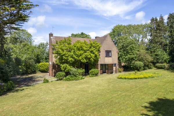 Longsdon, Uzmaston Road, Haverfordwest, SA61 1UA