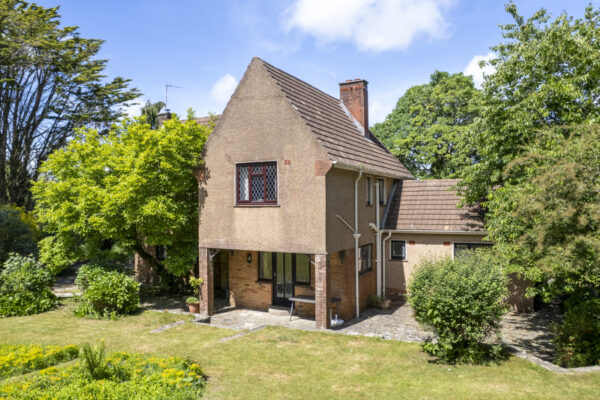 Longsdon, Uzmaston Road, Haverfordwest, SA61 1UA