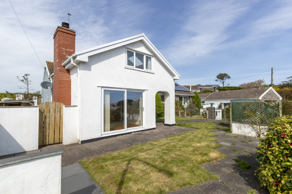 Trewent Hill, Freshwater East, SA71