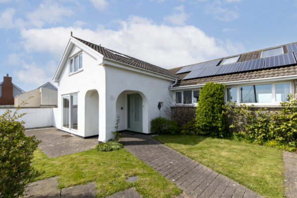 Trewent Hill, Freshwater East, SA71