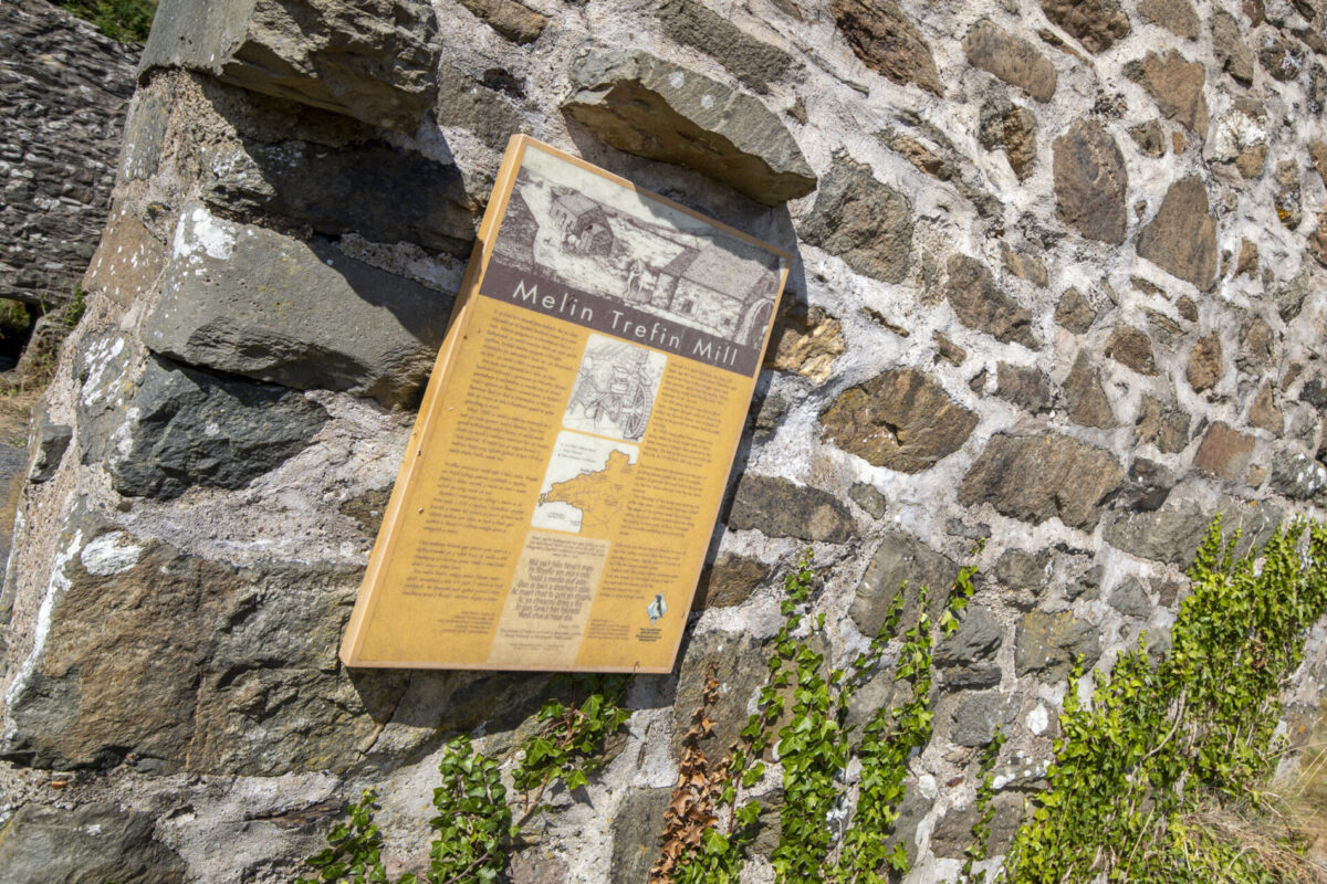Ffordd Yr Afon, Trefin, SA62
