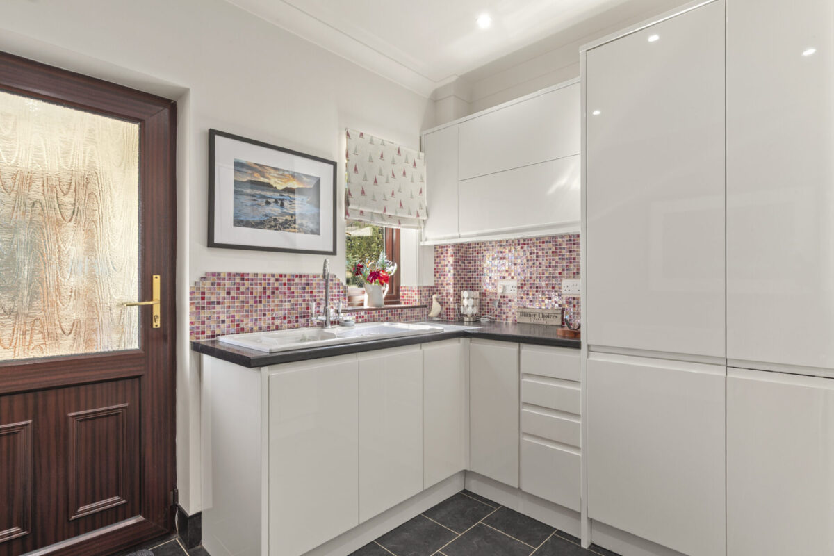Hill Terrace, Neyland, SA73