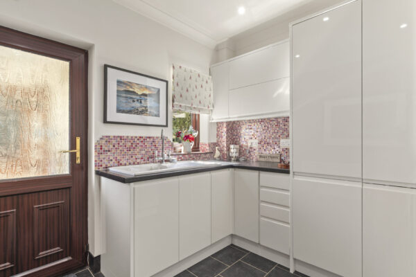 Hill Terrace, Neyland, SA73