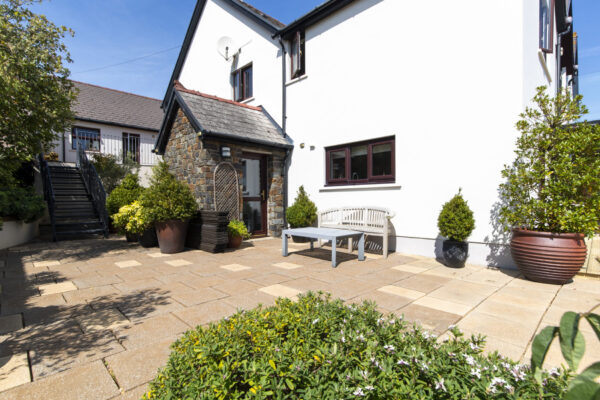 Hill Terrace, Neyland, SA73