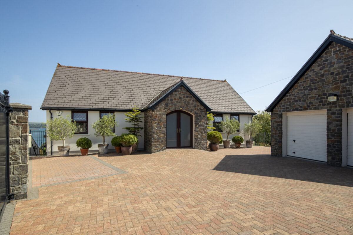 Hill Terrace, Neyland, SA73