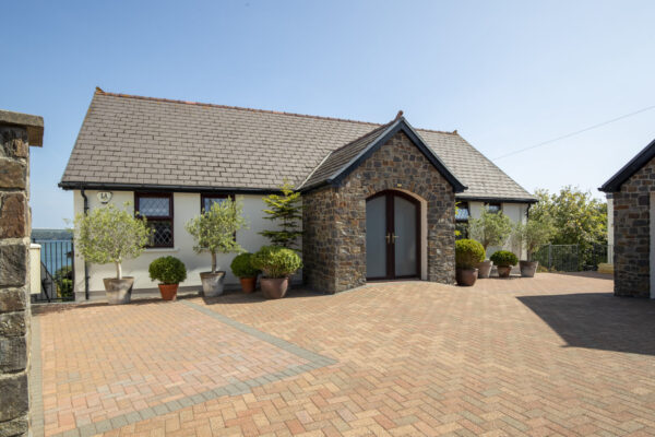 Hill Terrace, Neyland, SA73