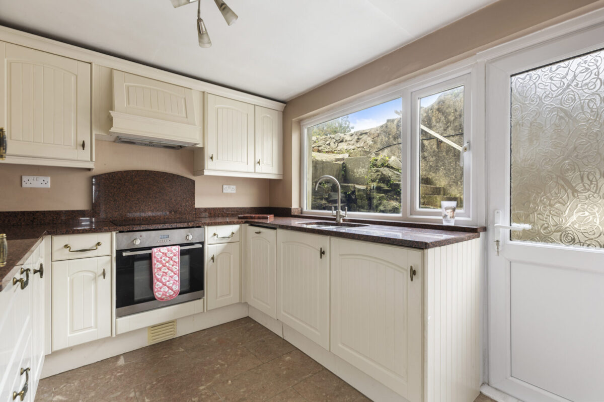 Lawrenny Street, Neyland, SA73